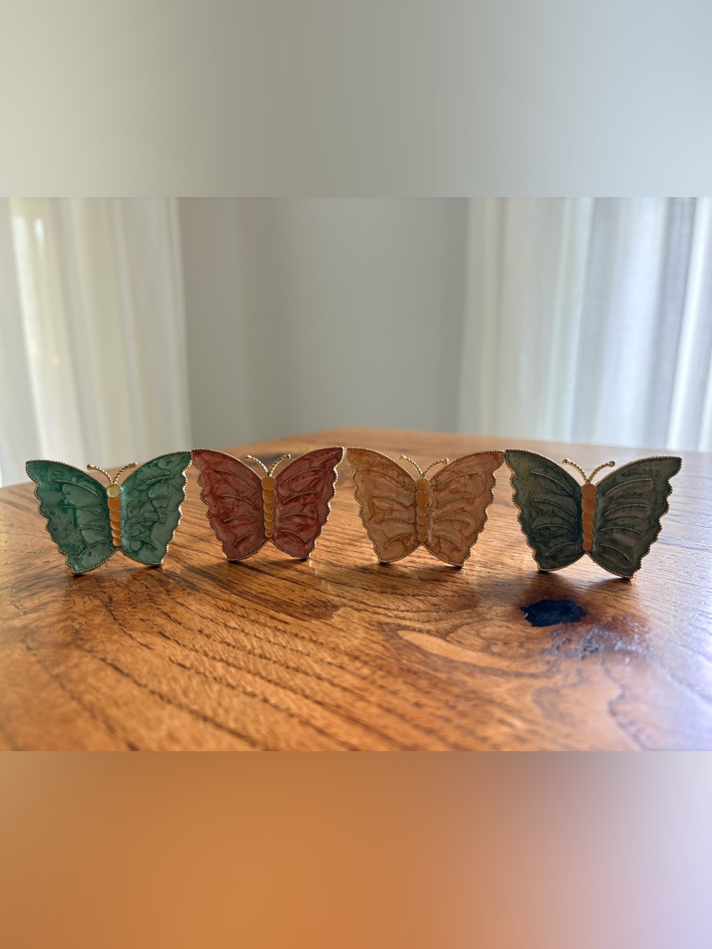 2 sets of Lenox Butterfly Meadow set of 4 Napkin Rings - pastel colors and gold - Picture 8 of 13